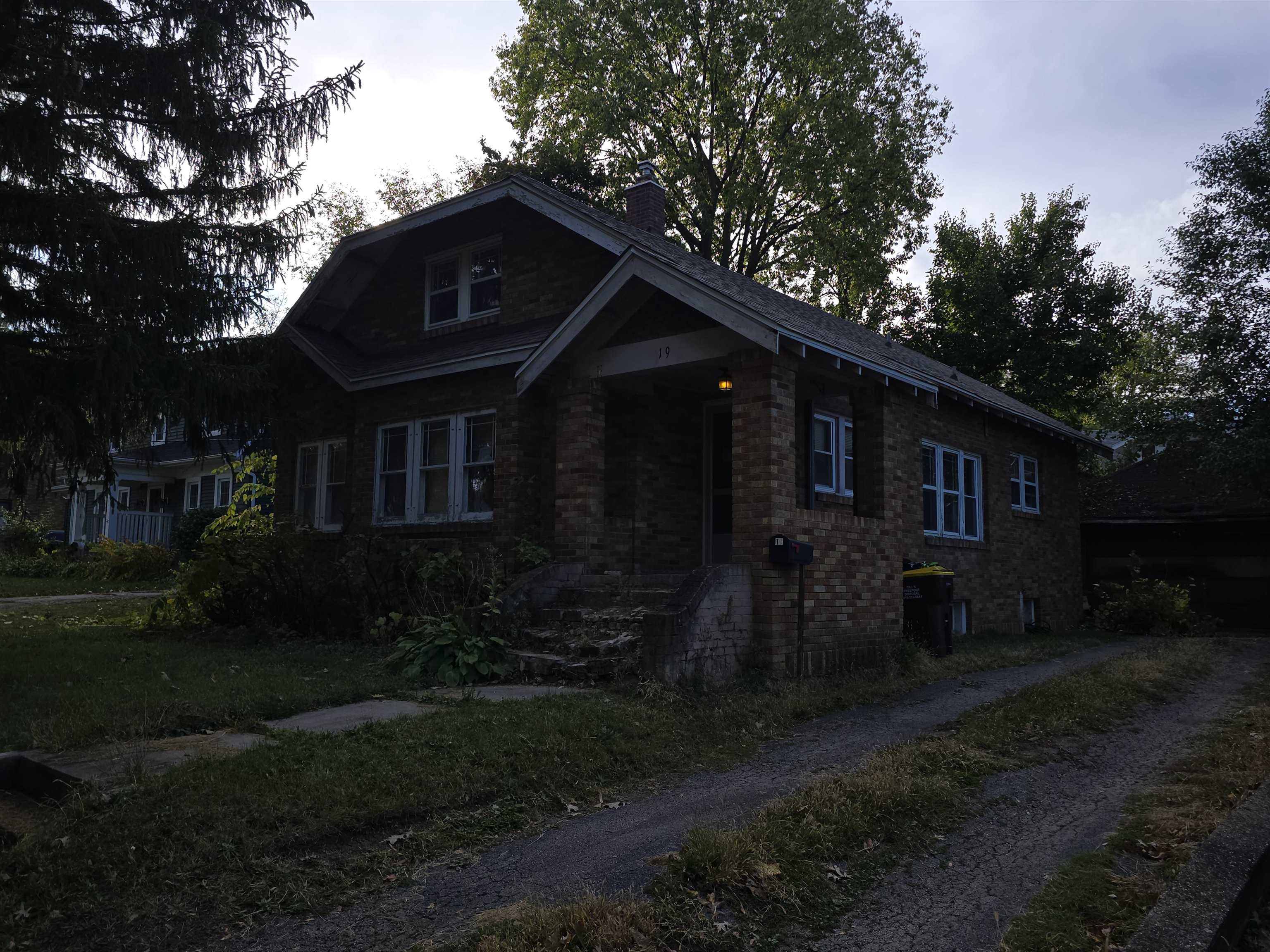 19 East Pershing Street Freeport, IL 61032 - Photo 2 of 24