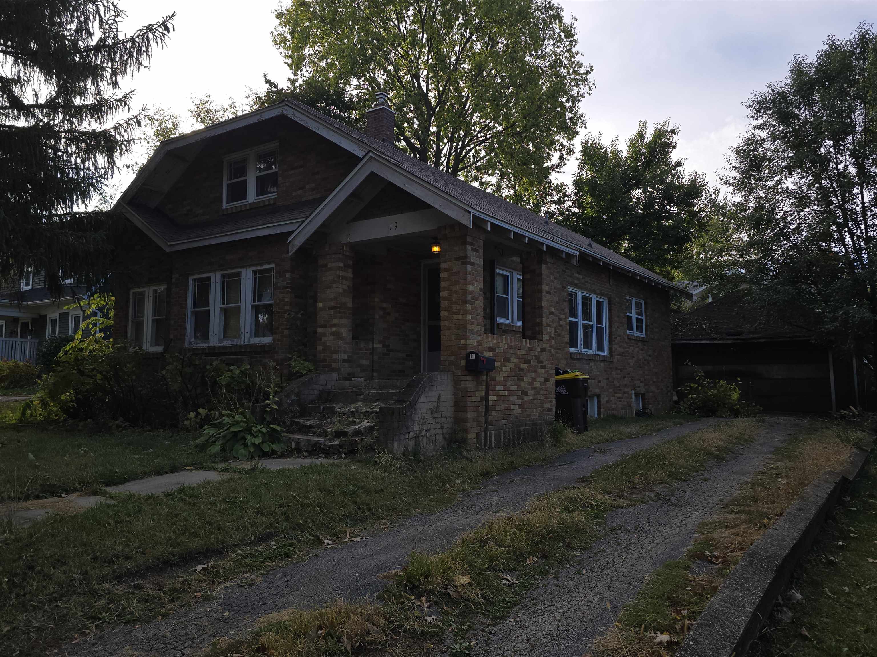 19 East Pershing Street Freeport, IL 61032 - Photo 3 of 24