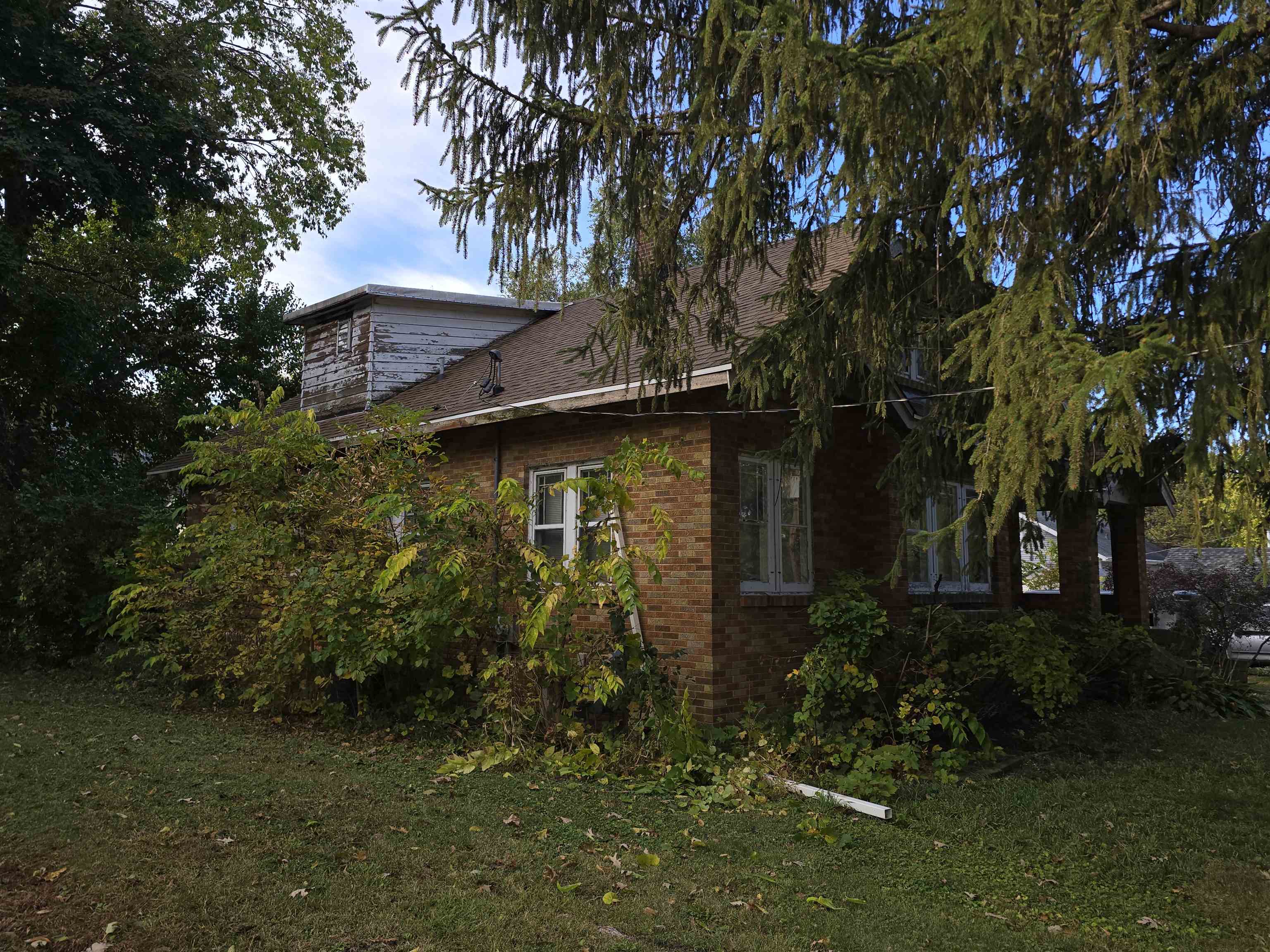 19 East Pershing Street Freeport, IL 61032 - Photo 4 of 24