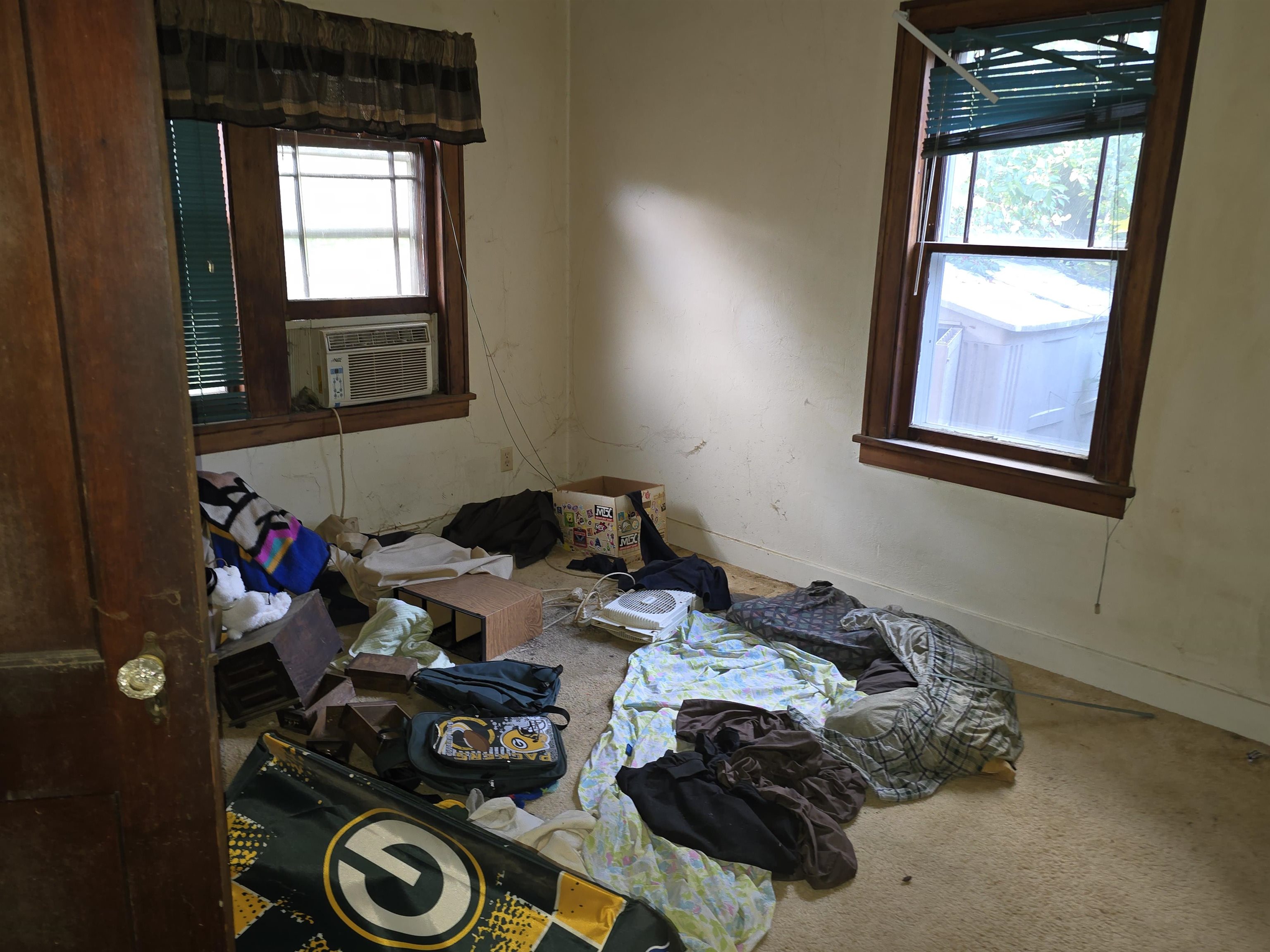 19 East Pershing Street Freeport, IL 61032 - Photo 9 of 24