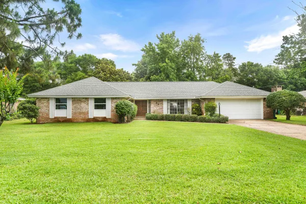 $565,000 | 69 Country Club Road, Shalimar, FL 32579
