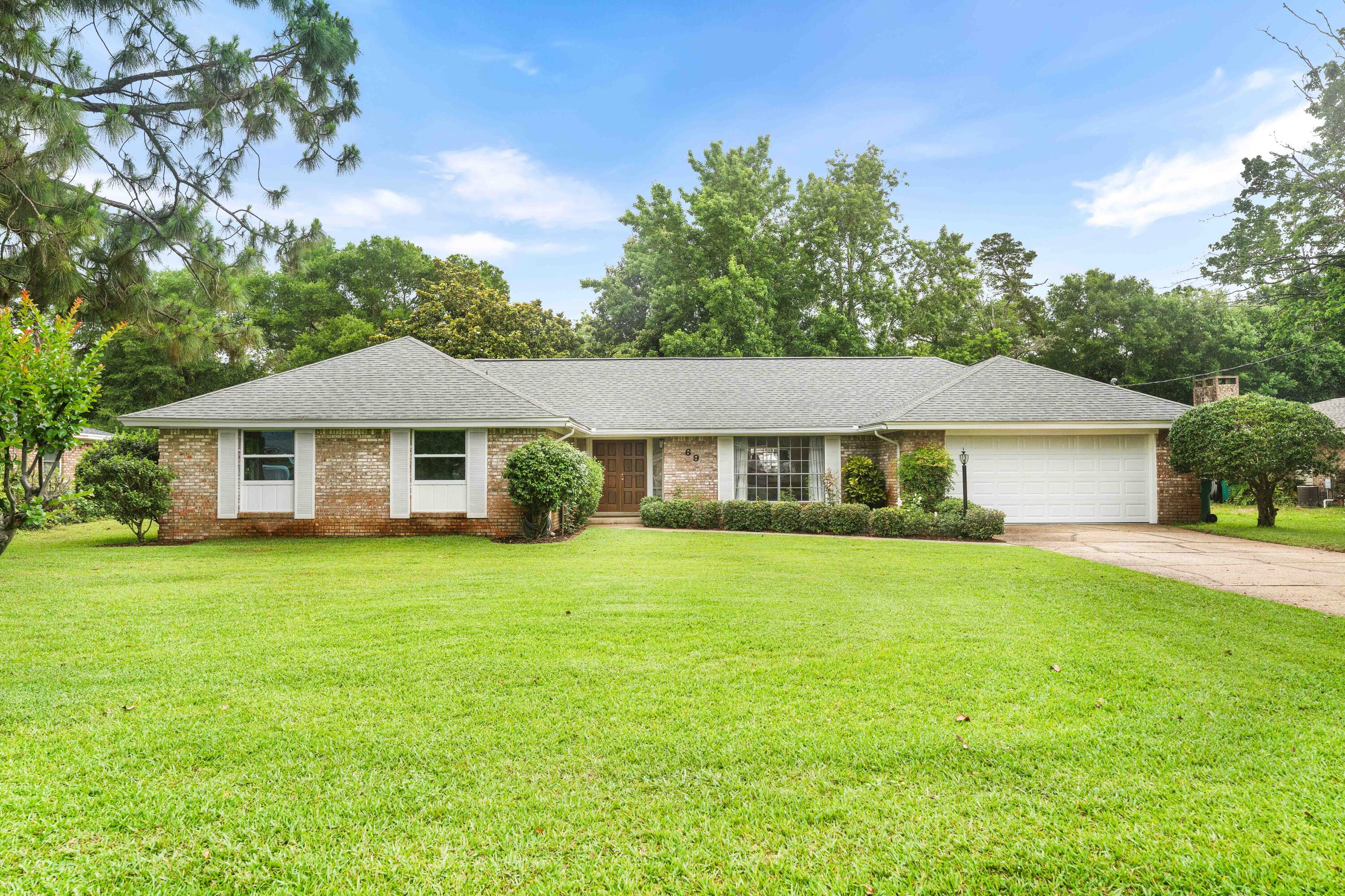 69 Country Club Road Shalimar, FL 32579 - Photo 1 of 53 69 Country Club-44