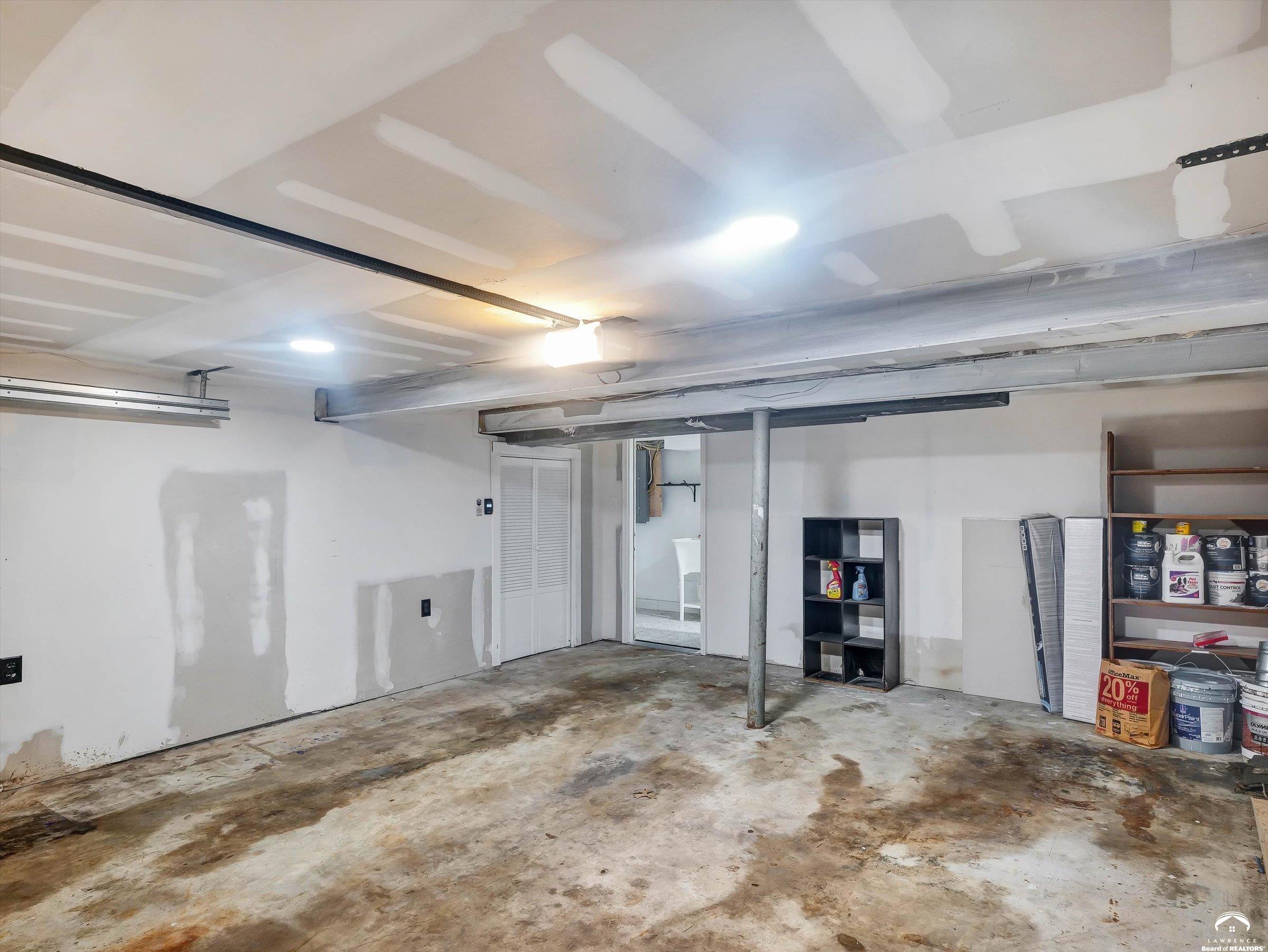 7002 Nieman Road Shawnee, KS 66203 - Photo 31 of 36 Gallery Image 31