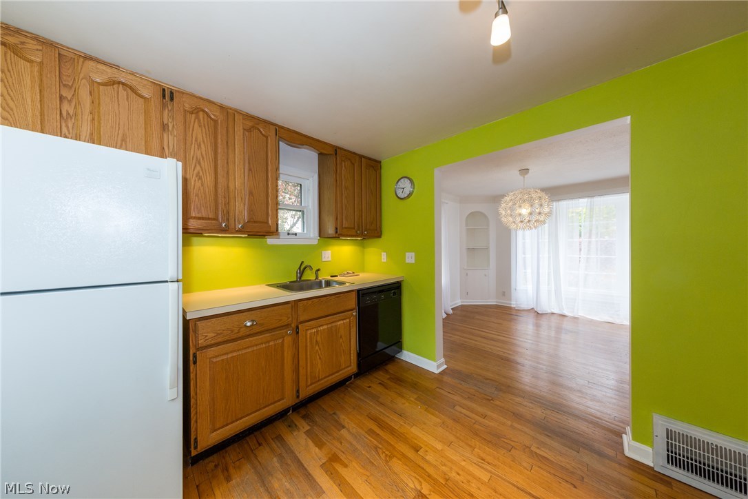 1191 Sylvania Road Cleveland Heights, OH 44121 - Photo 8 of 25
