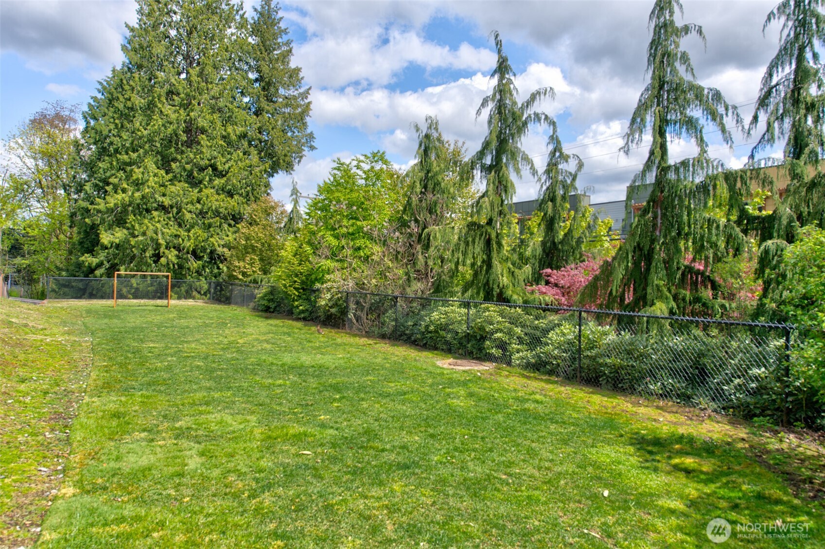 19420 109th Court Northeast Bothell, WA 98011 - Photo 33 of 35