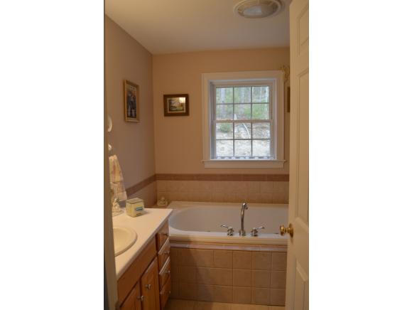 64 Old Town Rd Ext Extension Epsom, NH 03234 - Photo 13 of 34