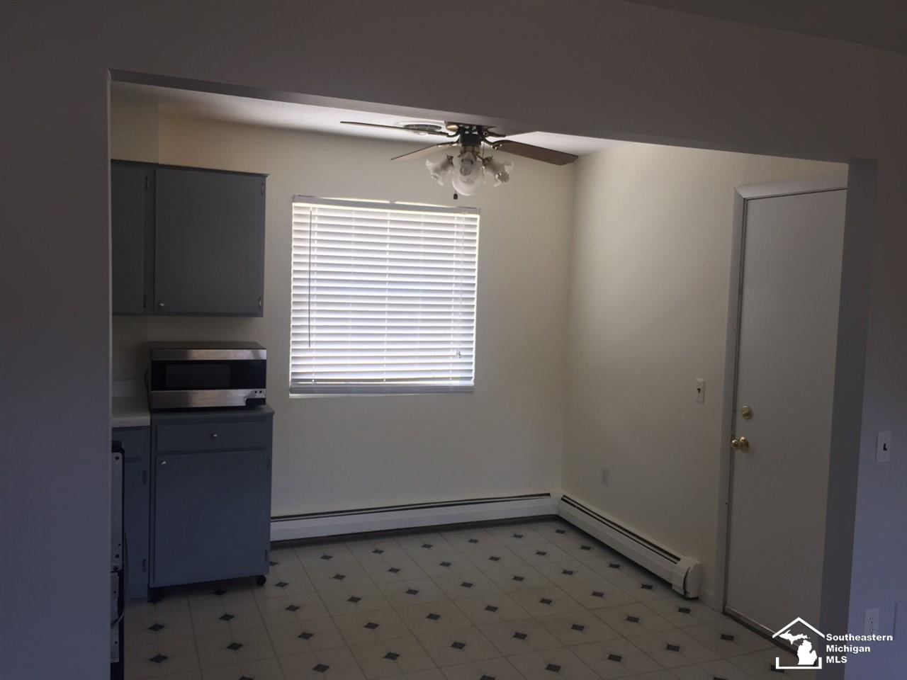 4965 Sycamore Road Newport, MI 48166 - Photo 11 of 29 21501959-10.JPG