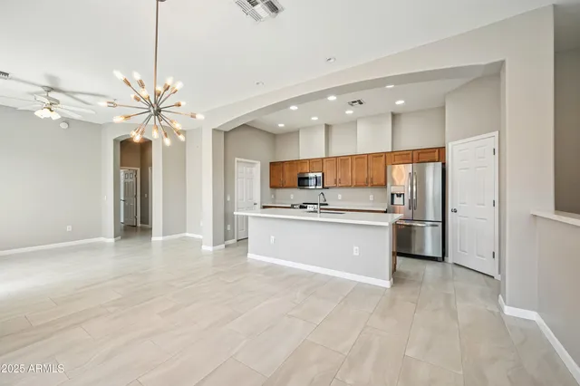 $345,000 | 42424 North Gavilan Peak Parkway, Unit 7206, Anthem, AZ 85086