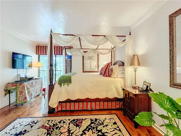 $849,000 | 1065 8th Street South, Unit 203, Naples, FL 34102