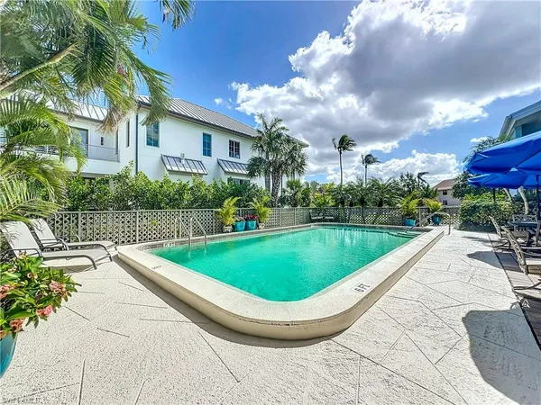 $849,000 | 1065 8th Street South, Unit 203, Naples, FL 34102