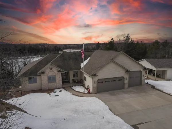 $749,900 | 16781 Forest Hill Drive, Townsend, WI 54175