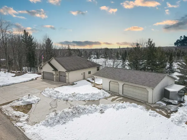 $749,900 | 16781 Forest Hill Drive, Townsend, WI 54175