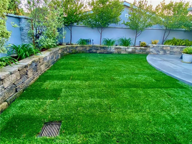 a dinning table and chairs in a room