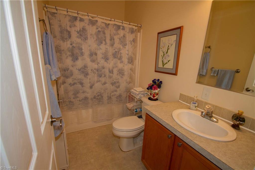 408 Allen Road Mocksville, NC 27028 - Photo 17 of 30 Lovely Hall Bathroom