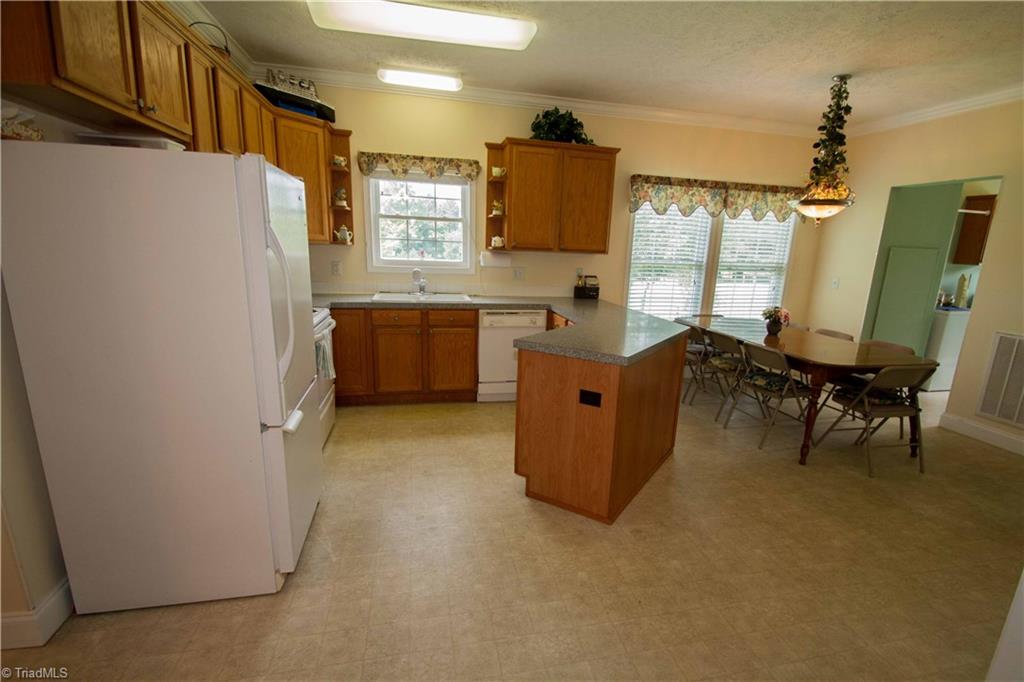 408 Allen Road Mocksville, NC 27028 - Photo 6 of 30 Large Eat in Kitchen space with lots of counter and cabinet space