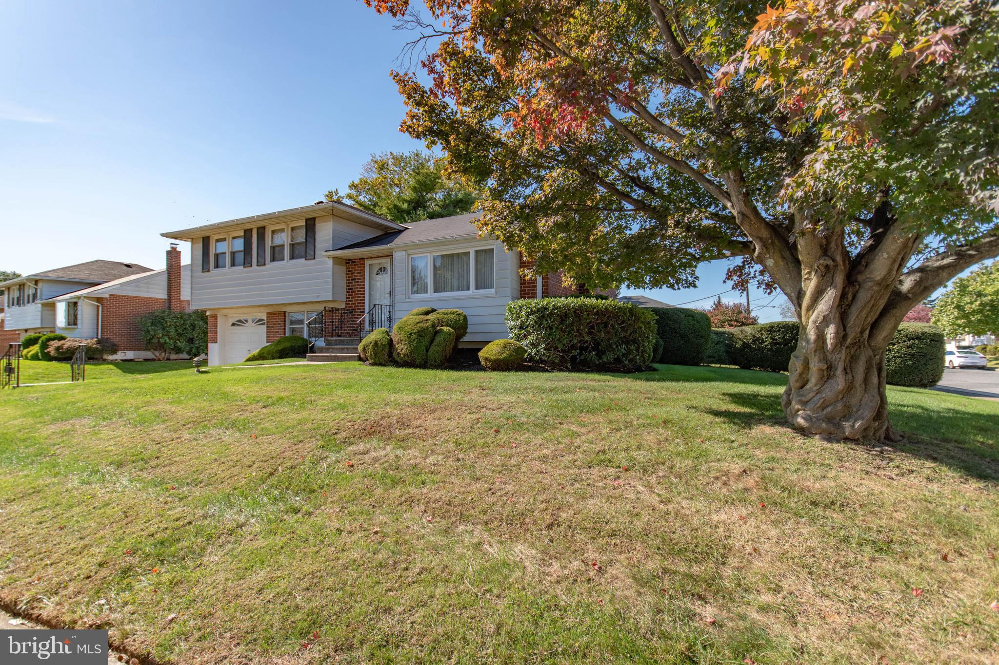 9990 Hardy Road Philadelphia, PA 19115 - Photo 3 of 31 Gallery Image 3