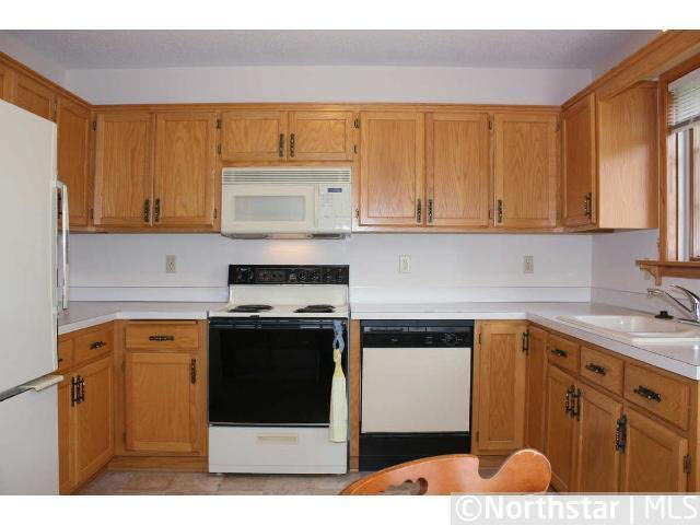 4087 Beaver Dam Road Eagan, MN 55122 - Photo 3 of 18 Gallery Image 3