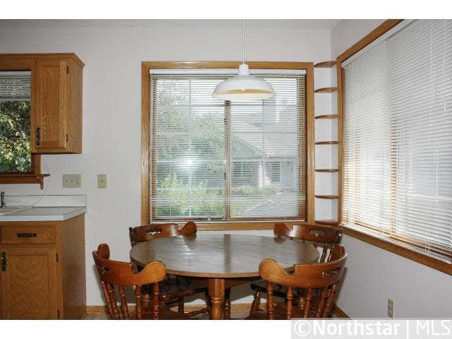 4087 Beaver Dam Road Eagan, MN 55122 - Photo 4 of 18 Gallery Image 4