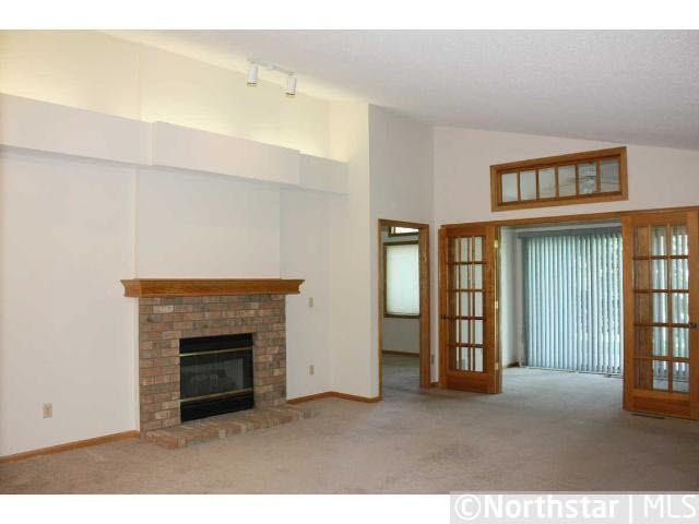 4087 Beaver Dam Road Eagan, MN 55122 - Photo 5 of 18 Gallery Image 5