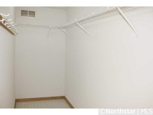 4087 Beaver Dam Road Eagan, MN 55122 - Photo 9 of 18 Gallery Image 9