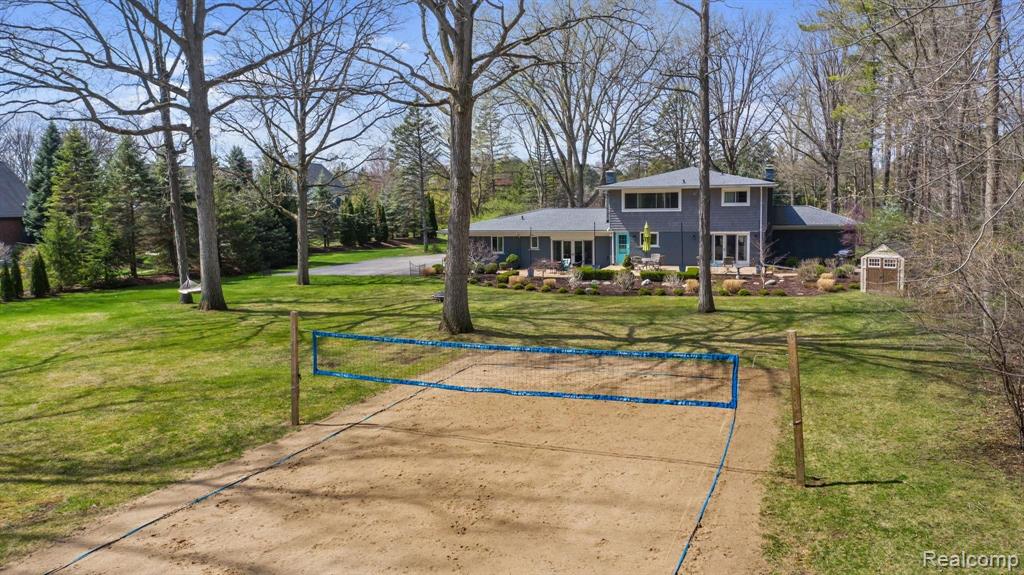 32110 Lahser Road Beverly Hills, MI 48025 - Photo 4 of 41