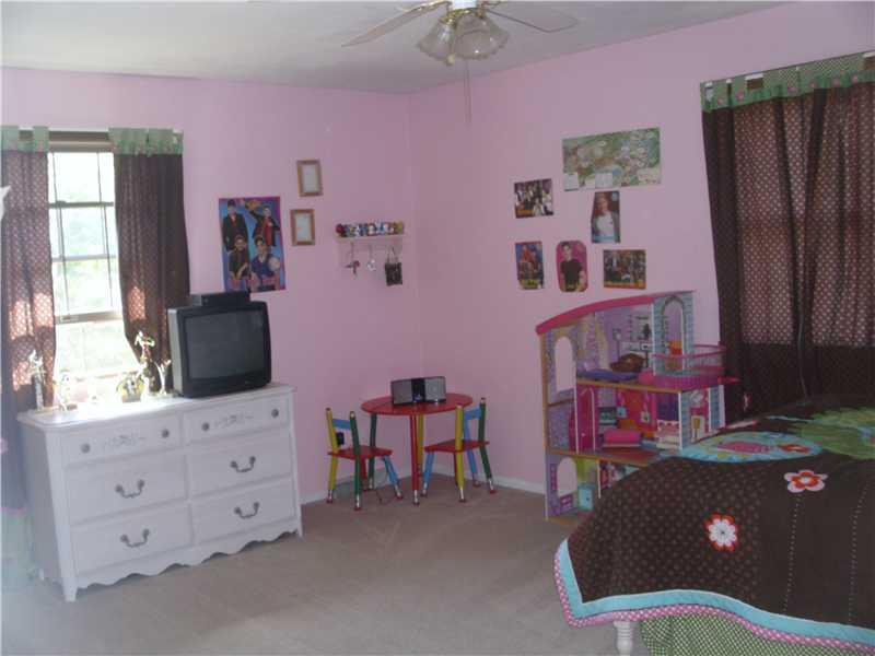 113 Valleyview Road Scenery Hill, PA 15360 - Photo 16 of 24 Bedroom.