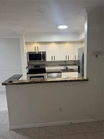 $2,150 | 9620 West McNab Road, Unit 105, Tamarac, FL 33321