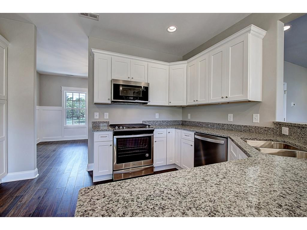 305 Allison Road Piney Flats, TN 37686 - Photo 15 of 36 Photo 15