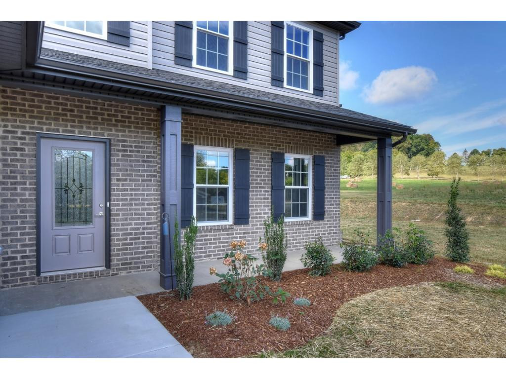 305 Allison Road Piney Flats, TN 37686 - Photo 6 of 36 Photo 6