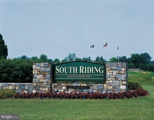 43094 Center Street South Riding, VA 20152 - Photo 5 of 9 Community Entrance