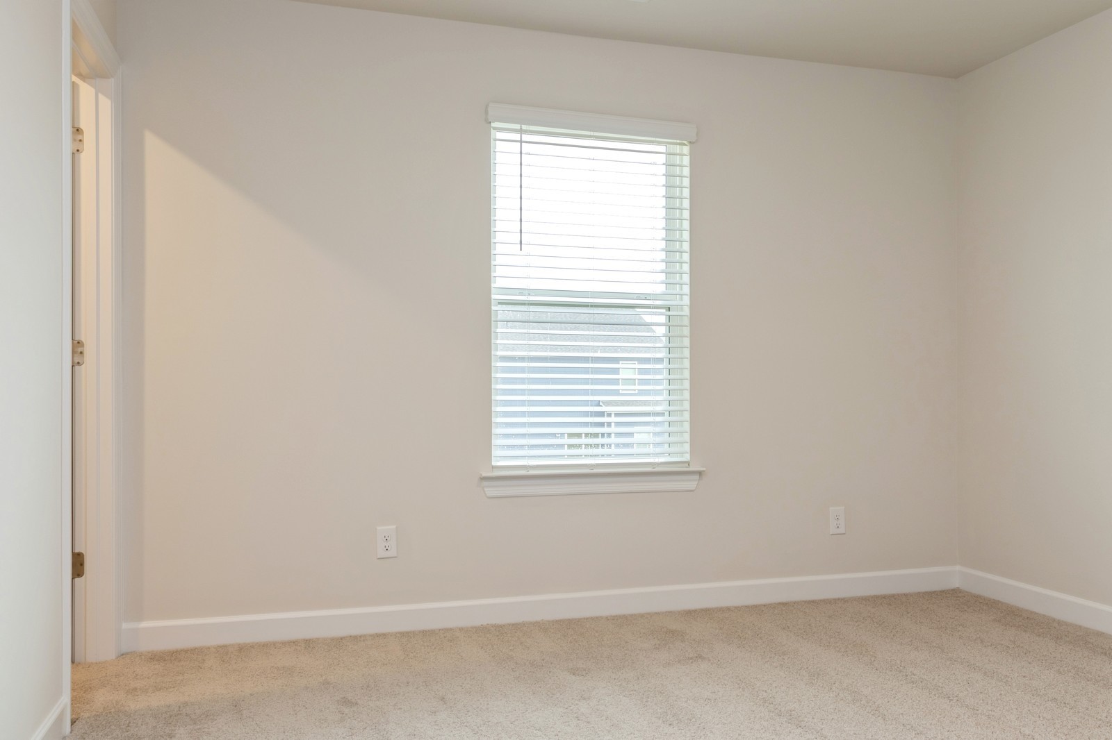 3416 Quintana Drive Murfreesboro, TN 37127 - Photo 8 of 19 an empty room with a window