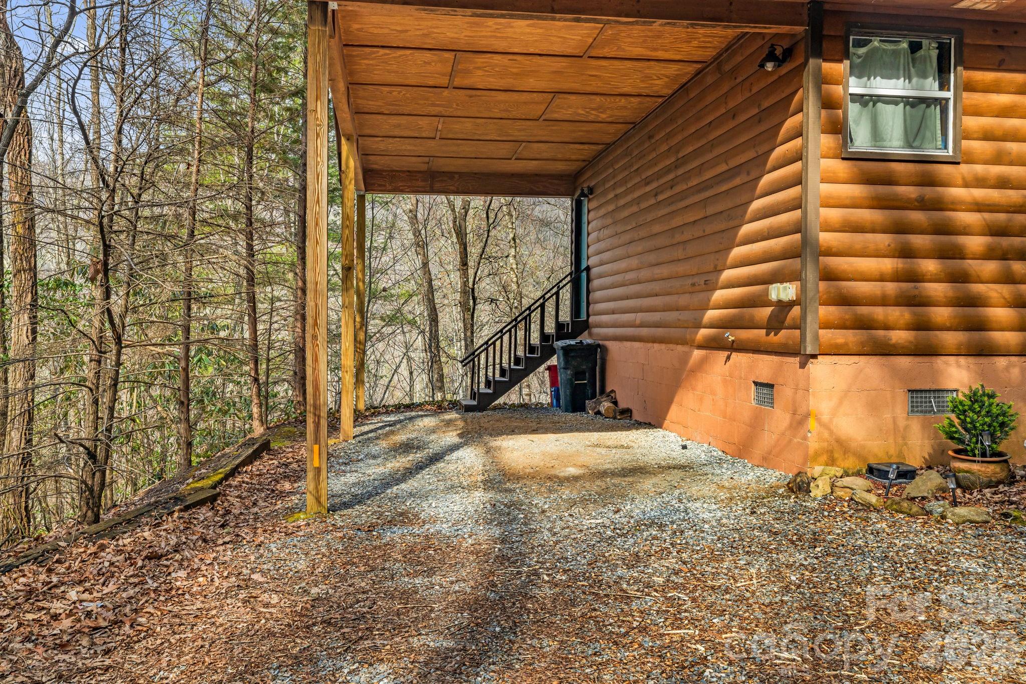 157 Crosspatch Lane Bryson City, NC 28713 - Photo 34 of 38 a view of a backyard of the house