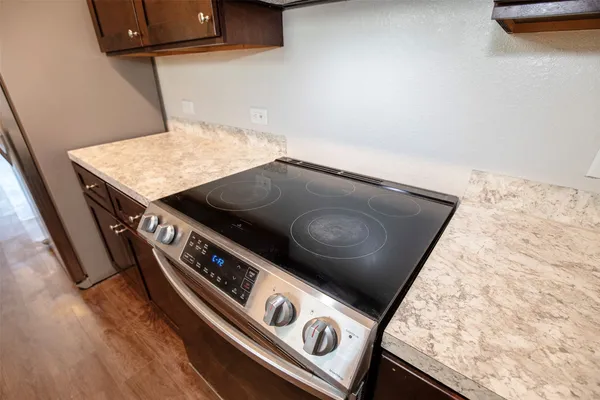 $1,700 | 2016 H Avenue, Dickinson, TX 77539