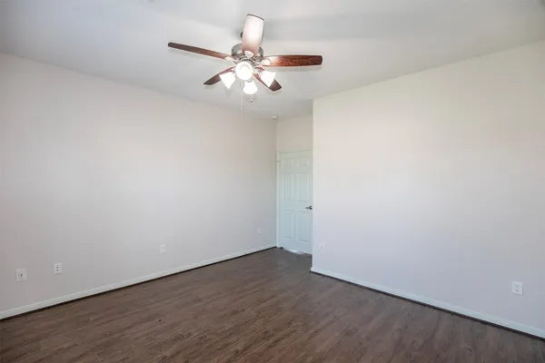 $1,700 | 2016 H Avenue, Dickinson, TX 77539