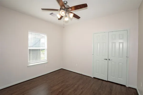 $1,700 | 2016 H Avenue, Dickinson, TX 77539