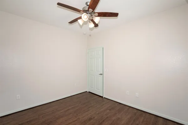 $1,700 | 2016 H Avenue, Dickinson, TX 77539