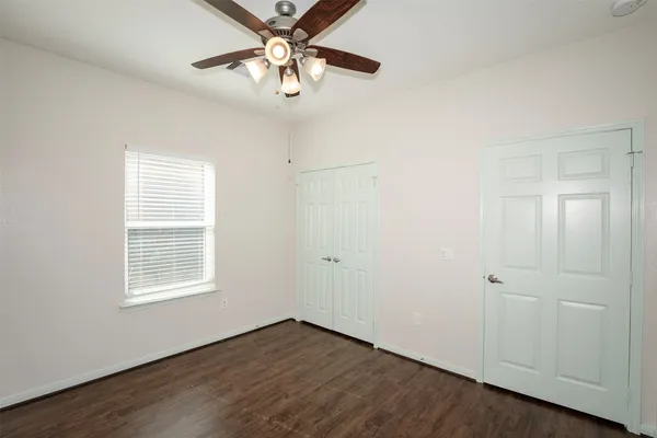 $1,700 | 2016 H Avenue, Dickinson, TX 77539