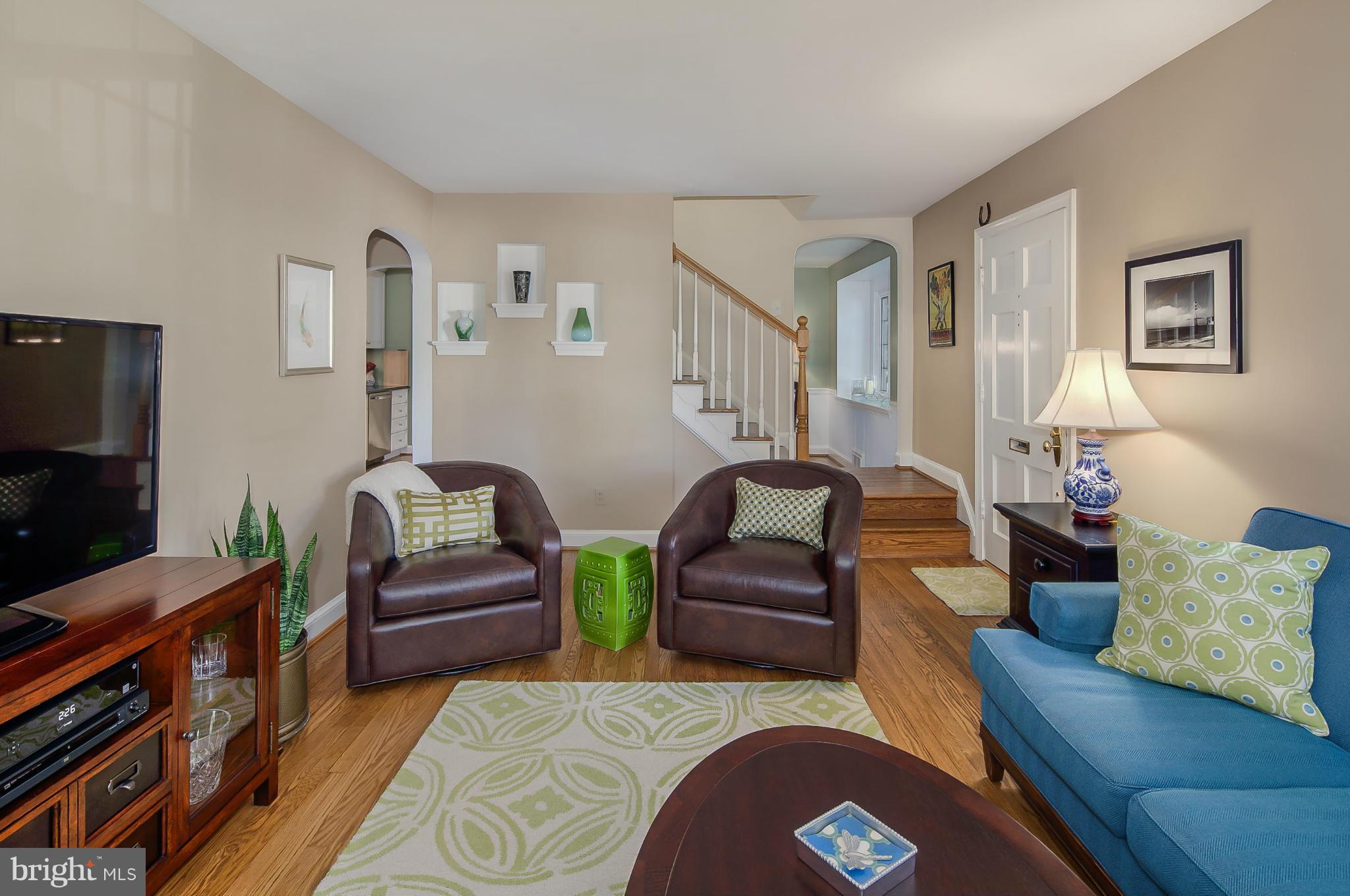 5912 Conway Road Bethesda, MD 20817 - Photo 2 of 27 Living Room