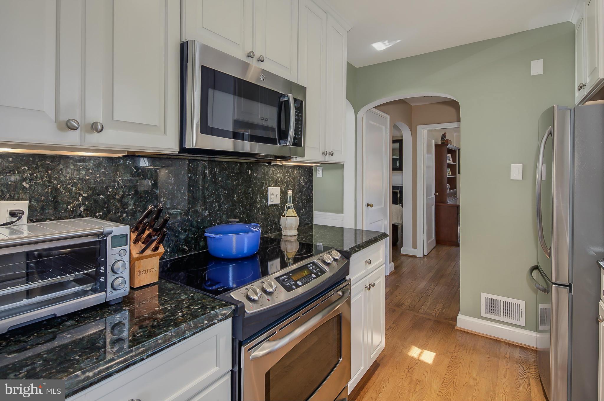 5912 Conway Road Bethesda, MD 20817 - Photo 5 of 27 Kitchen