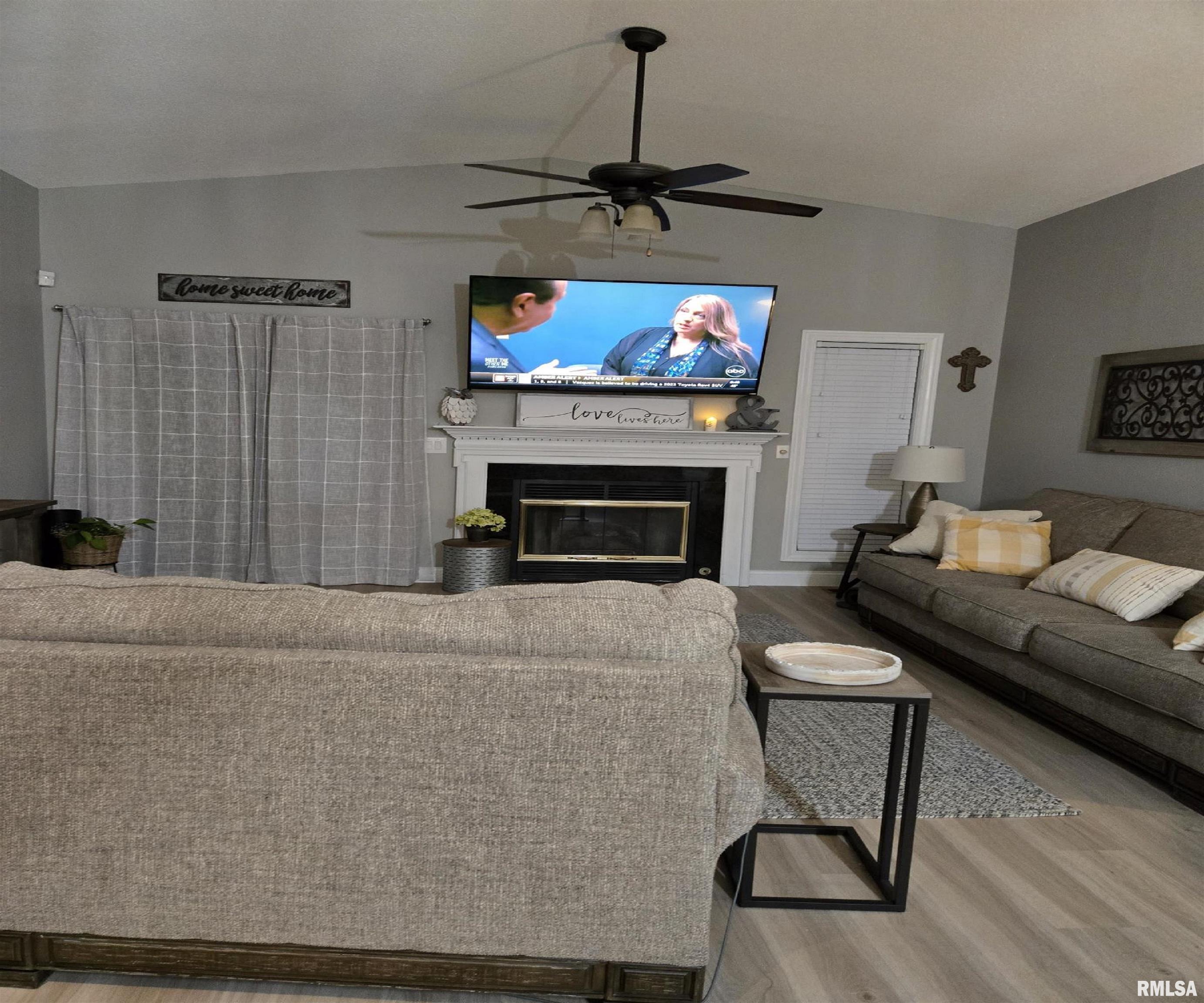 2204 Checkerberry Lane Springfield, IL 62711 - Photo 5 of 27