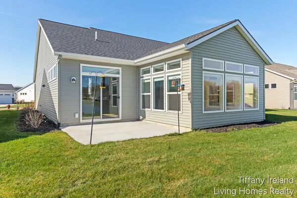 $499,900 | 2911 Isle Grand Drive, Belmont, MI 49306