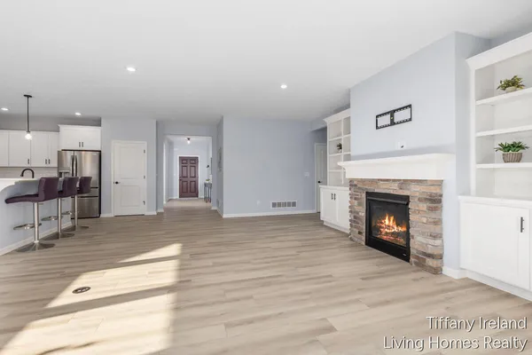 $499,900 | 2911 Isle Grand Drive, Belmont, MI 49306