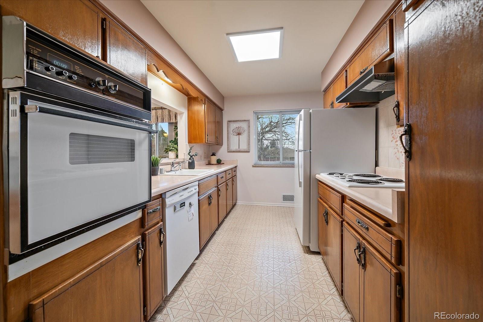 5005 West Lakeridge Road Denver, CO 80219 - Photo 9 of 48 Gallery Image 9