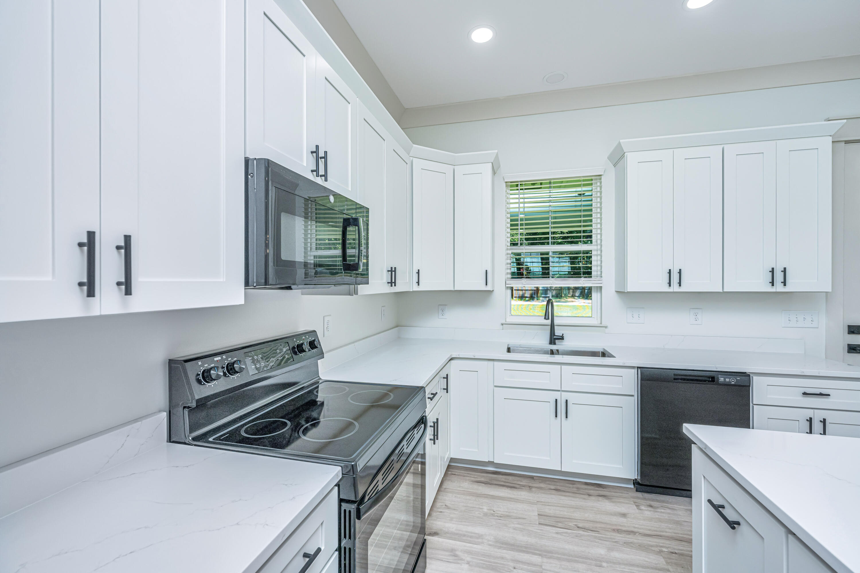 933 Valley Street Hanahan, SC 29410 - Photo 8 of 34 933ValleySt016