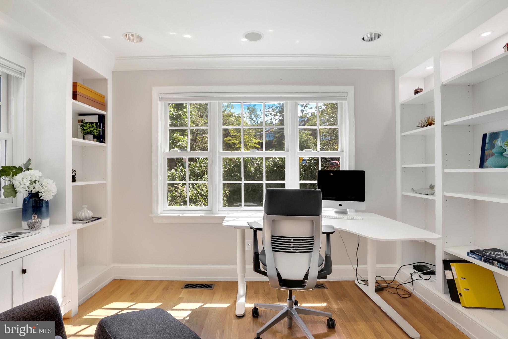 3501 30th Street Northwest Washington, DC 20008 - Photo 6 of 41 Sunny room facing SW, can be den, office, TV room