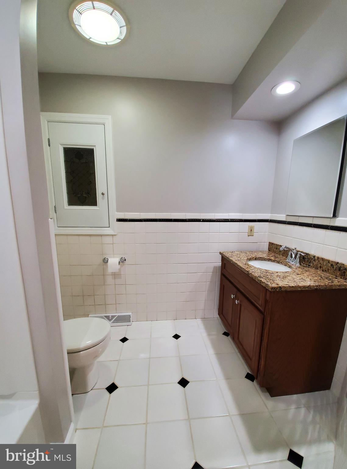 750 Junction Road Manheim, PA 17545 - Photo 39 of 63 Bath #2