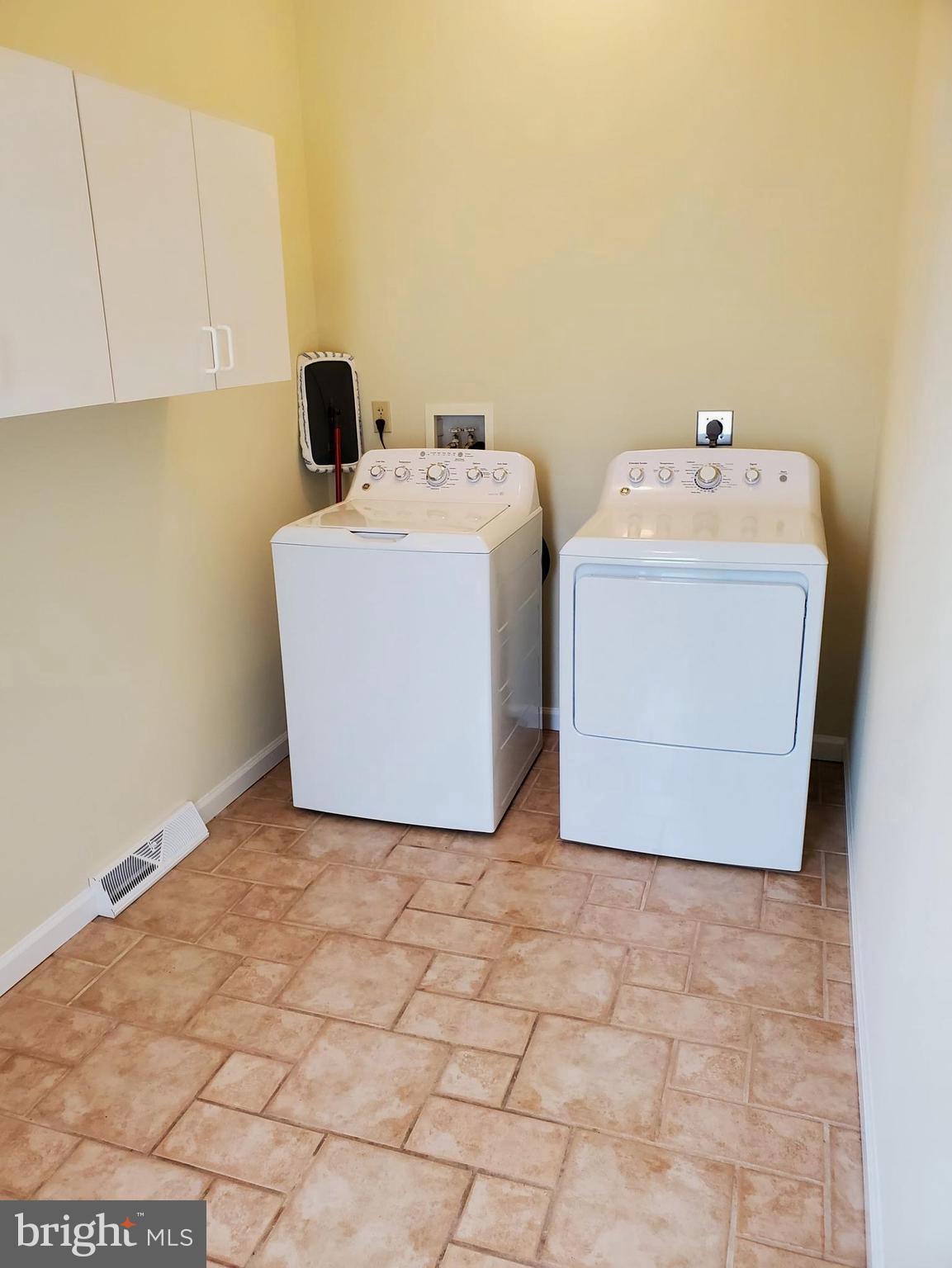 750 Junction Road Manheim, PA 17545 - Photo 46 of 63 Laundry between Kitchen & Garage