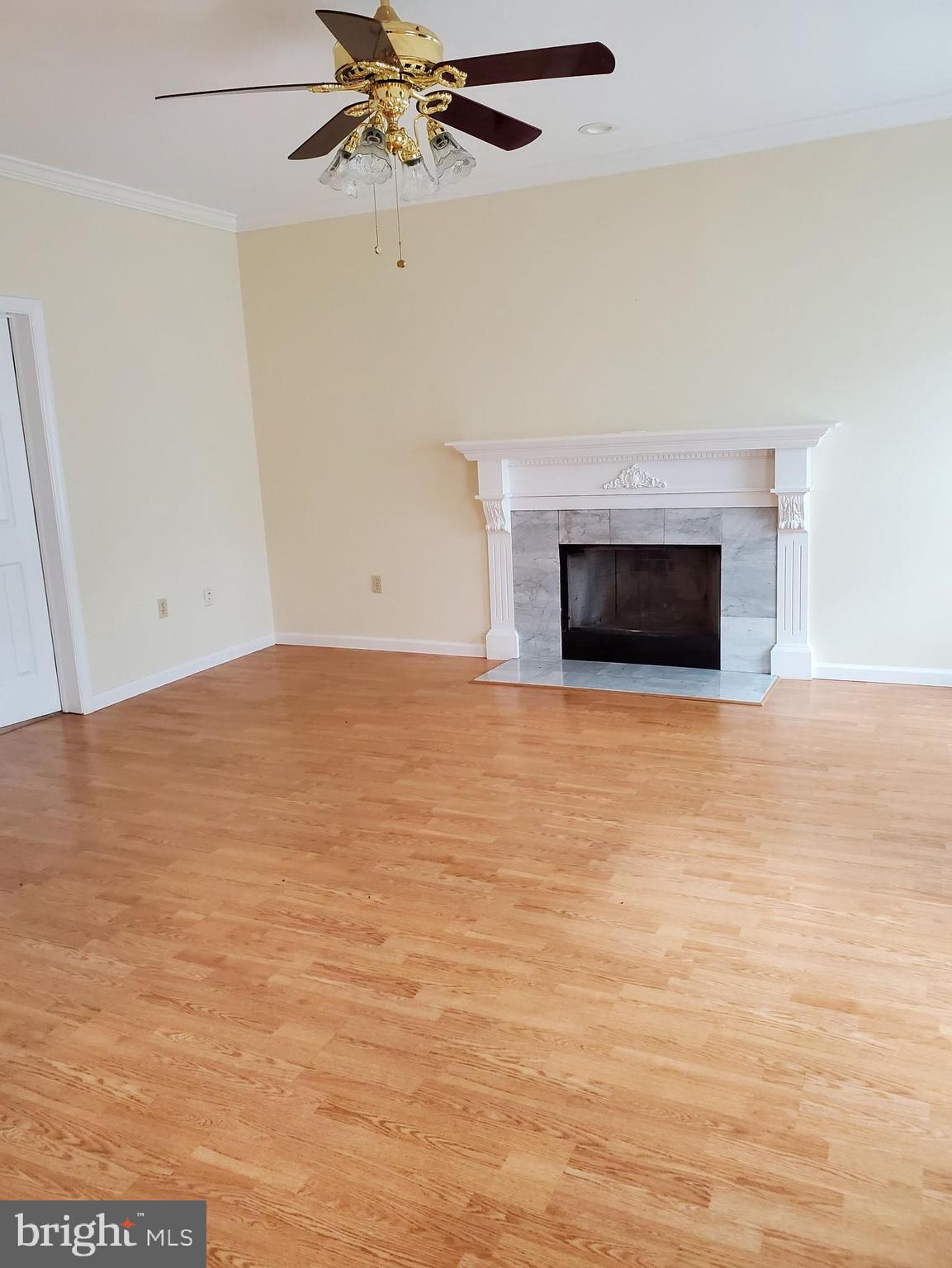 750 Junction Road Manheim, PA 17545 - Photo 10 of 63 Living Room