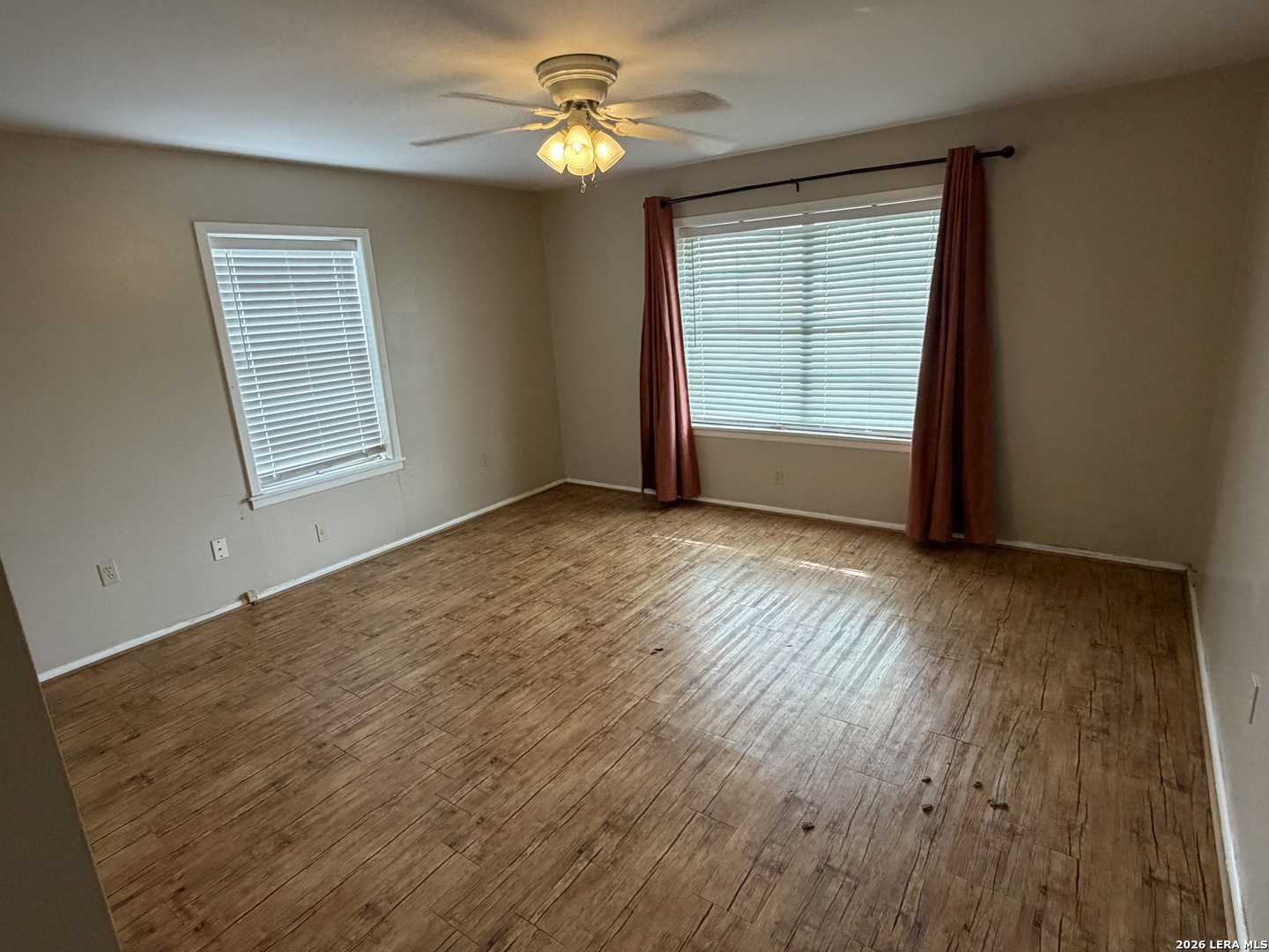 208 South Caves Avenue Three Rivers, TX 78060 - Photo 7 of 13
