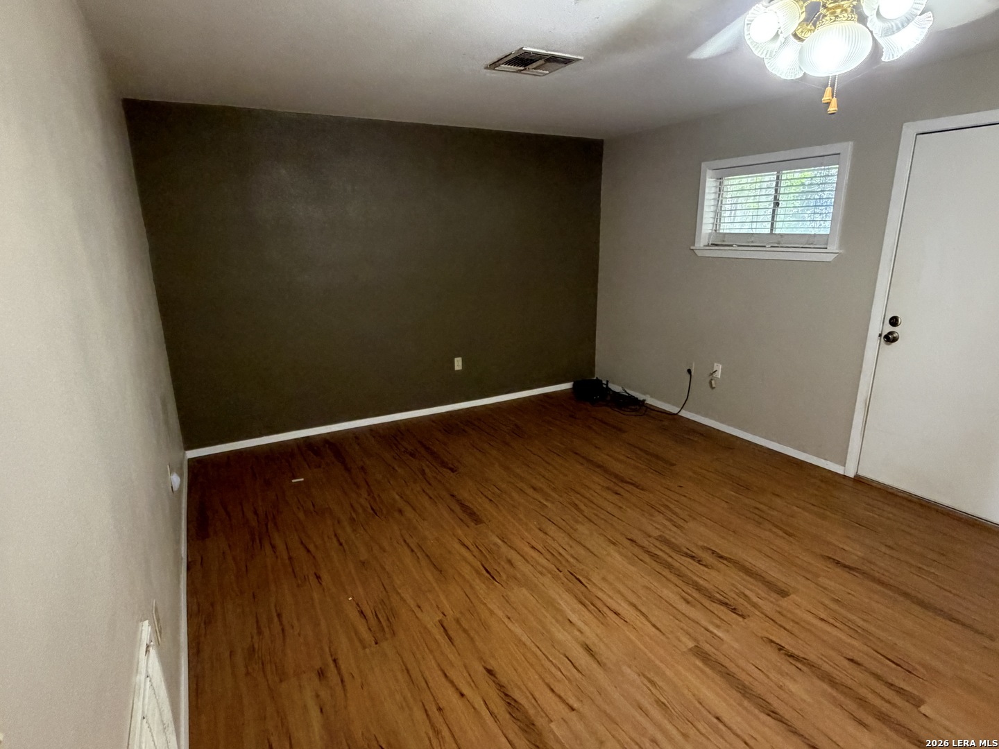 208 South Caves Avenue Three Rivers, TX 78060 - Photo 9 of 13